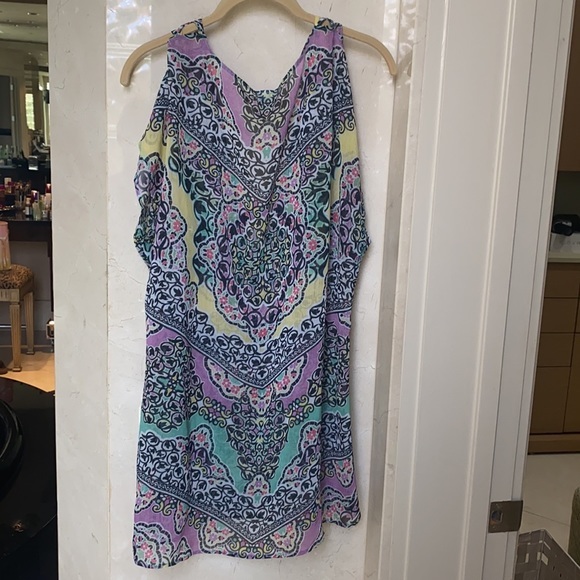 BECCA COVER UP Size Small/Medium - Picture 4 of 5